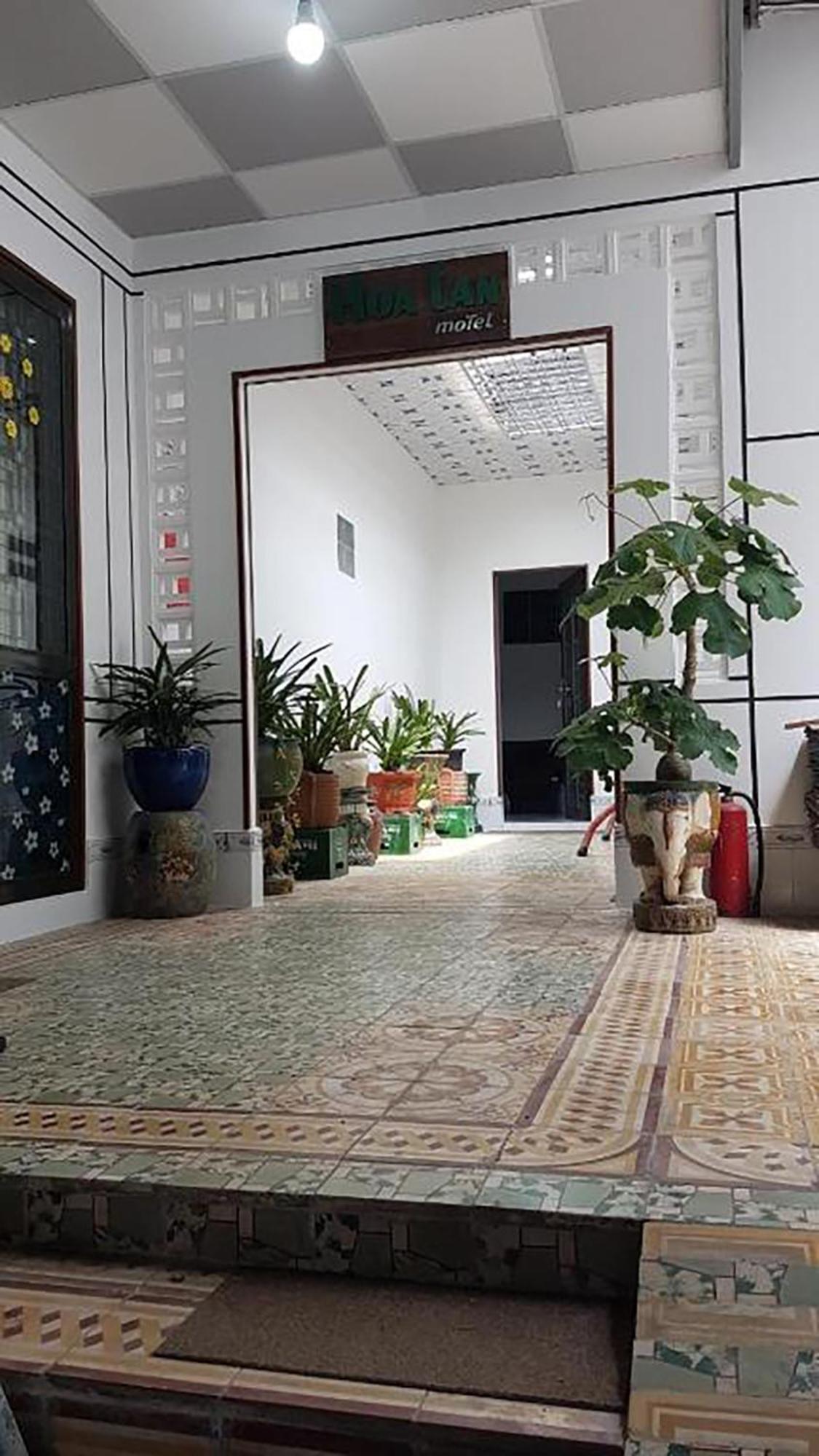Hoa Lan Motel & Homestay Giong Tu Dien Exterior photo